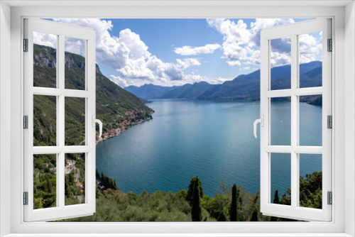 Fototapeta Naklejka Na Ścianę Okno 3D - View to Lake Como from Vezio Castle