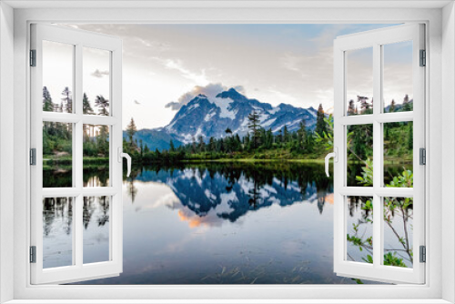 Fototapeta Naklejka Na Ścianę Okno 3D - Picture Lake at Mount Baker-Snoqualmie National Park
