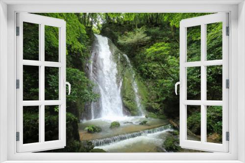 Fototapeta Naklejka Na Ścianę Okno 3D - 愛媛県内子町　紅葉ヶ滝の風景
