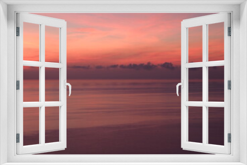 Fototapeta Naklejka Na Ścianę Okno 3D - 水平線と夜明け前の空