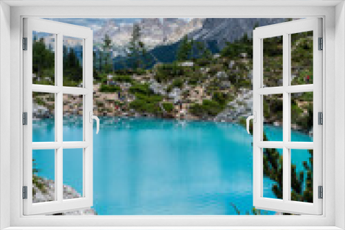 Fototapeta Naklejka Na Ścianę Okno 3D - il lago di sorapiss, nel cuore del massiccio del sorapiss. con la sua acqua turchese e la vista sulle tre cime di lavaredo