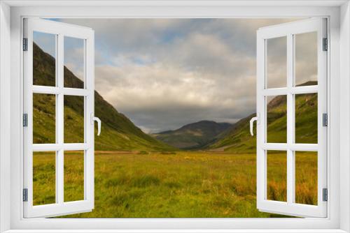 Fototapeta Naklejka Na Ścianę Okno 3D - Scotland driving to Glencoe Valley Viewpoint