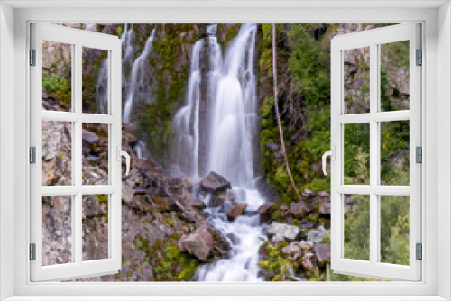 Fototapeta Naklejka Na Ścianę Okno 3D - Waterfall Along Castle Creek Road in Aspen, Colorado