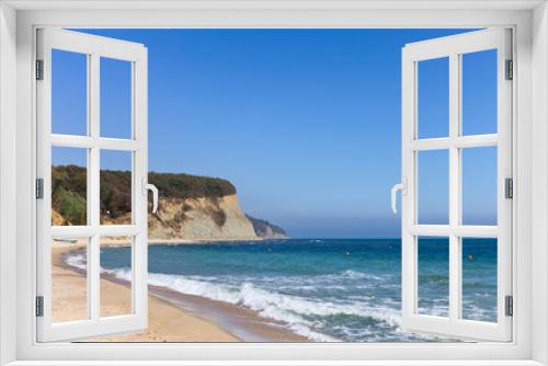 Fototapeta Naklejka Na Ścianę Okno 3D - Beautiful beach and rocky seashore