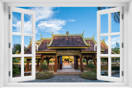Fototapeta Naklejka Na Ścianę Okno 3D - Beautiful Thai temple culture in harmony with nature.