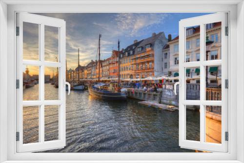Fototapeta Naklejka Na Ścianę Okno 3D - Nyhavn canal in Copenhagen, Denmark