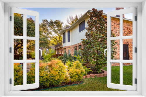 Fototapeta Naklejka Na Ścianę Okno 3D - Exterior of a single family home in Texas, USA