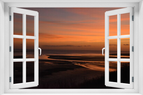Fototapeta Naklejka Na Ścianę Okno 3D - sunset on a beach in wales