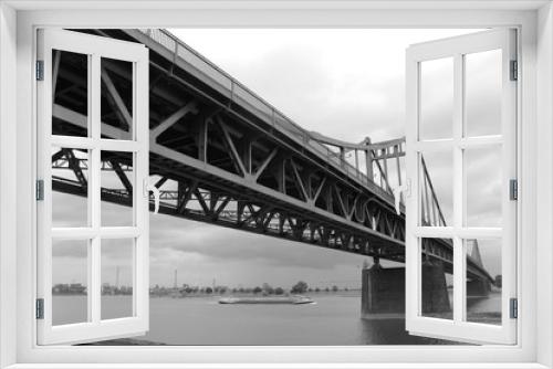 Fototapeta Naklejka Na Ścianę Okno 3D - Rheinbrücke bei Krefeld in sw