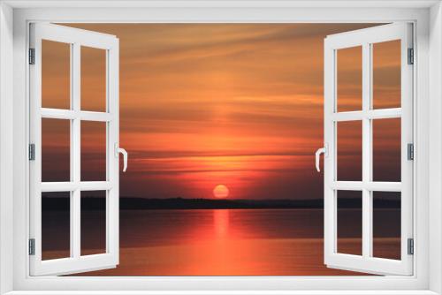 Fototapeta Naklejka Na Ścianę Okno 3D - red sunset on lake