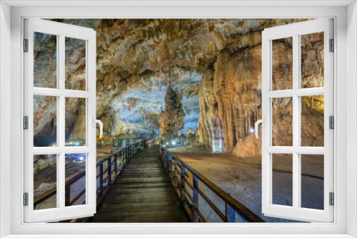 Fototapeta Naklejka Na Ścianę Okno 3D - Thien Duong cave, Phong Nha, Quang Bình, Vietnam. The famous cave