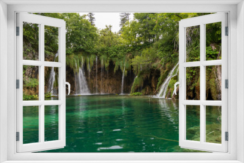 Fototapeta Naklejka Na Ścianę Okno 3D - waterfall and lake