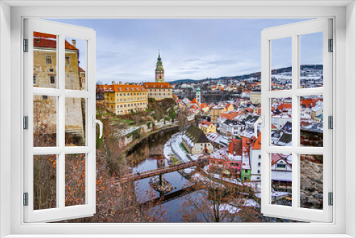 Fototapeta Naklejka Na Ścianę Okno 3D - 高台から見たチェスキークルムロフの街と城