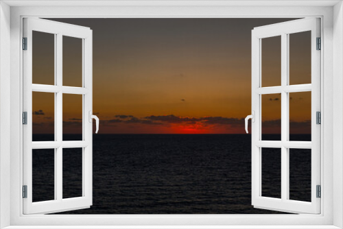 Fototapeta Naklejka Na Ścianę Okno 3D - słońce schowane za horyzontem