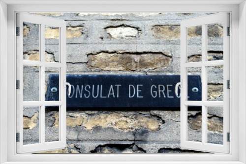 Fototapeta Naklejka Na Ścianę Okno 3D - Consulat de Grèce. Plaque sur un mur ancien.
