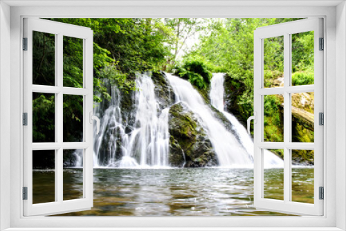 Fototapeta Naklejka Na Ścianę Okno 3D - A waterfall in Forks Washington near the Twilight area
