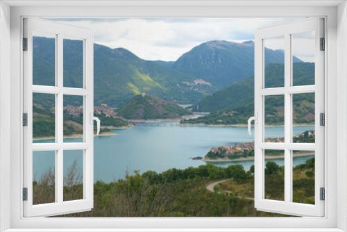 Fototapeta Naklejka Na Ścianę Okno 3D - Panoramic view of Lake Turano in central Italy
