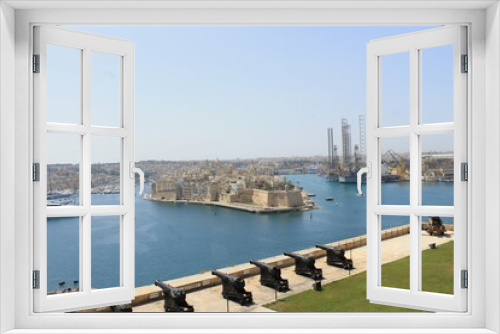 Fototapeta Naklejka Na Ścianę Okno 3D - Malte port canon