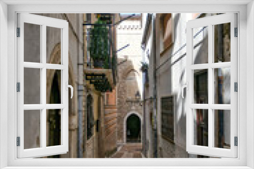 Fototapeta Naklejka Na Ścianę Okno 3D - A narrow street in Monteroduni, a medieval town of Molise region, Italy.