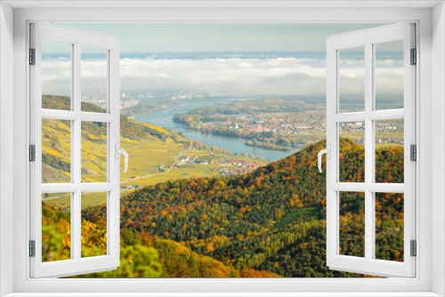 Fototapeta Naklejka Na Ścianę Okno 3D - Wachau valley on a sunny day in autumn