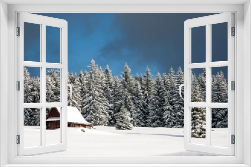 Fototapeta Naklejka Na Ścianę Okno 3D - Wooden house in winter scenery, Beskids, Poland
