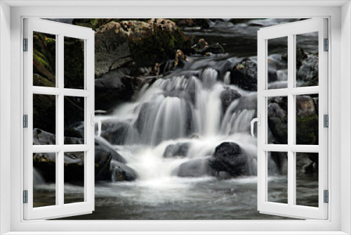 Fototapeta Naklejka Na Ścianę Okno 3D - Waterfall in the lake district