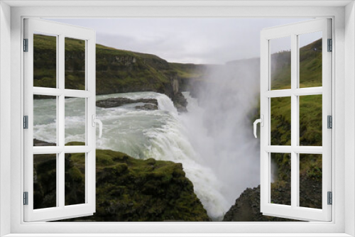 Fototapeta Naklejka Na Ścianę Okno 3D - Giant water fall in Iceland