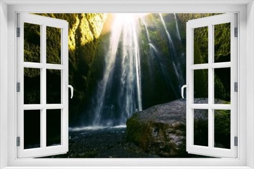 Fototapeta Naklejka Na Ścianę Okno 3D - Hidden waterfall
