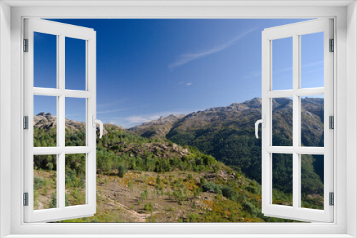 Fototapeta Naklejka Na Ścianę Okno 3D - Paisagem de montanha com rochas - serra - paisagem de serra - montanhismo, céu azul