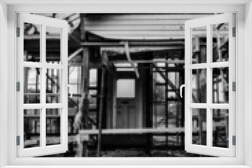 Fototapeta Naklejka Na Ścianę Okno 3D - dilapidated house