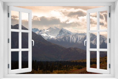Fototapeta Naklejka Na Ścianę Okno 3D - Beautiful Mountain peak in Alaska,USA .