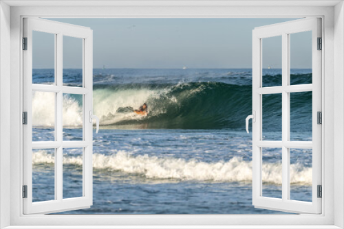 Fototapeta Naklejka Na Ścianę Okno 3D - Bodyboarder riding a wave