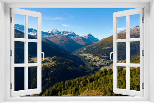 Fototapeta Naklejka Na Ścianę Okno 3D - view of the Valdidentro from the towers of Fraele in Valtellina, Italy