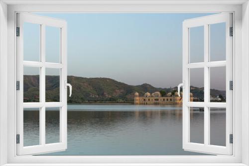 Fototapeta Naklejka Na Ścianę Okno 3D - インド　ジャイプルのマン・サガー湖に浮かぶ水の宮殿ジャル・マハル