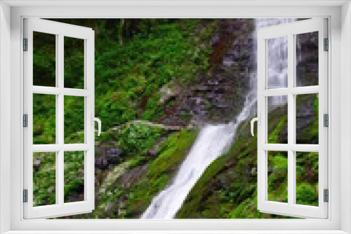 Fototapeta Naklejka Na Ścianę Okno 3D - 滝と苔