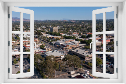 Fototapeta Naklejka Na Ścianę Okno 3D - Daytime aerial view of downtown Redlands, California, USA.