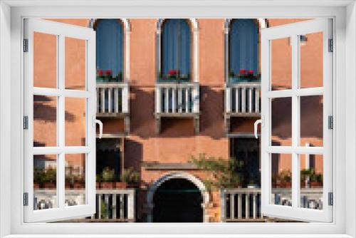 Fototapeta Naklejka Na Ścianę Okno 3D - Facade of an old palace in Venice