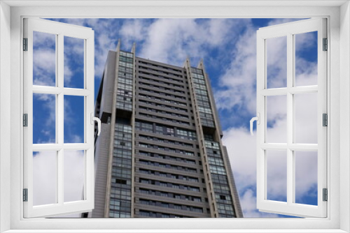 Fototapeta Naklejka Na Ścianę Okno 3D - Torre y nubes