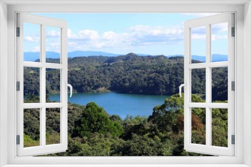 Fototapeta Naklejka Na Ścianę Okno 3D - 霧島東神社から見る御池の風景