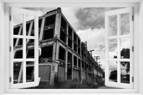 Fototapeta Naklejka Na Ścianę Okno 3D - Abandoned Packard Automotive Plant in Detroit, Michigan
