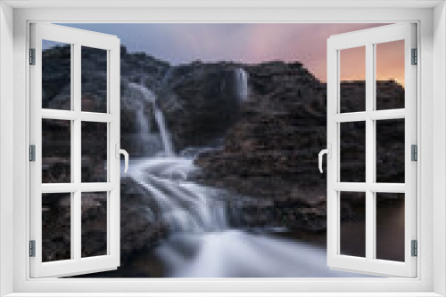 Fototapeta Naklejka Na Ścianę Okno 3D - ASgua fluyendo