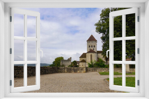 Fototapeta Naklejka Na Ścianę Okno 3D - Old church in the village of Sauveterre de Bearn in France.