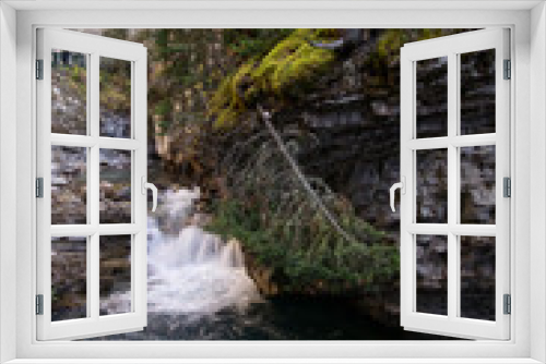 Fototapeta Naklejka Na Ścianę Okno 3D - One of the smaller waterfalls at Johnston Canyon