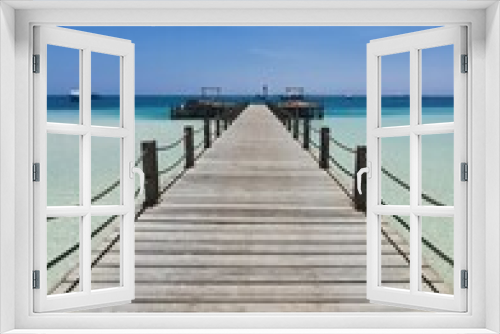 Fototapeta Naklejka Na Ścianę Okno 3D - wooden pier on the beach