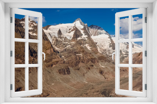 Fototapeta Naklejka Na Ścianę Okno 3D - Beautiful alpine summer view with the famous Grossglockner summit in the background at the famous Grossglockner high Alpine road, Kaernten, Salzburg, Austria