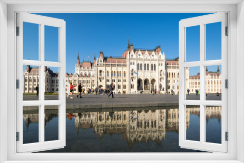 Fototapeta Naklejka Na Ścianę Okno 3D - The Hungarian Parliament Building in Budapest