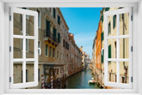 Fototapeta Naklejka Na Ścianę Okno 3D - Canal view in the city of Venice on a sunny day