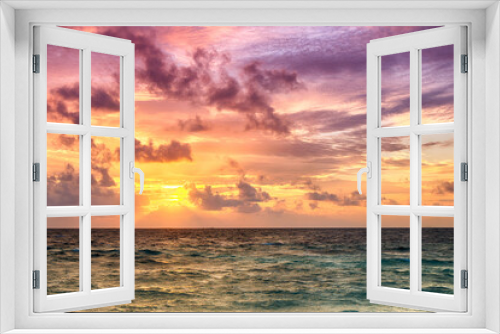 Fototapeta Naklejka Na Ścianę Okno 3D - Beautiful sunset on the ocean. Nature, beach, ocean, sky.