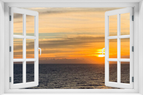 Fototapeta Naklejka Na Ścianę Okno 3D - sunset sunrise over the sea