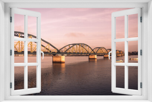 Fototapeta Naklejka Na Ścianę Okno 3D - sunset on train bridge